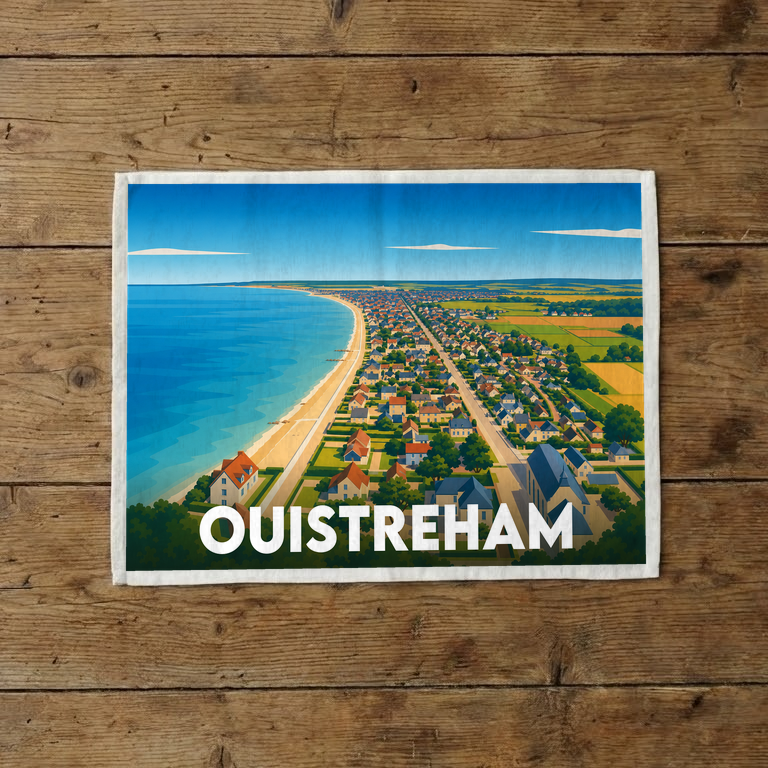 Torchon souvenir de la ville de Ouistreham avec une illustration stylisée d'une vue aérienne du littoral.