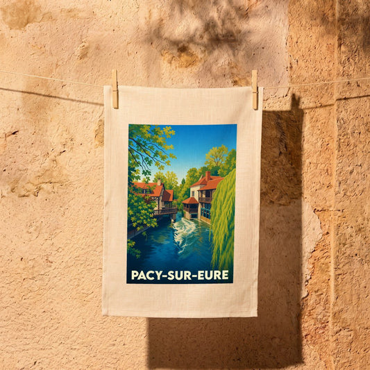 Torchon souvenir de la ville de Pacy-sur-Eure avec une illustration stylisée d'un cours d'eau bordé de maisons.