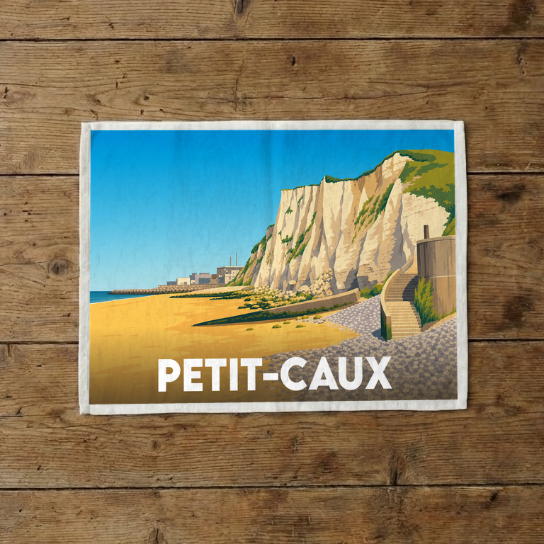 Torchon souvenir de la ville de Petit-Caux avec une illustration stylisée d'une plage et de falaises.