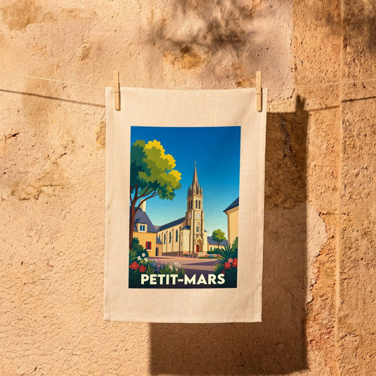 Torchon souvenir de la ville de Petit-Mars avec une illustration stylisée d'une église sous un ciel bleu.