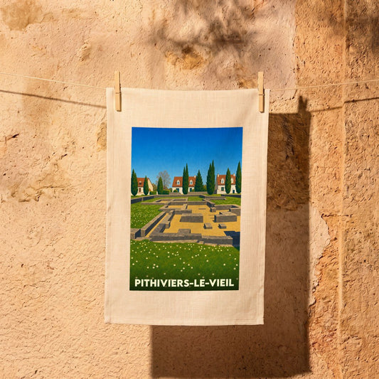Torchon souvenir de la ville de Pithiviers-le-Vieil avec une illustration stylisée d'un site historique.