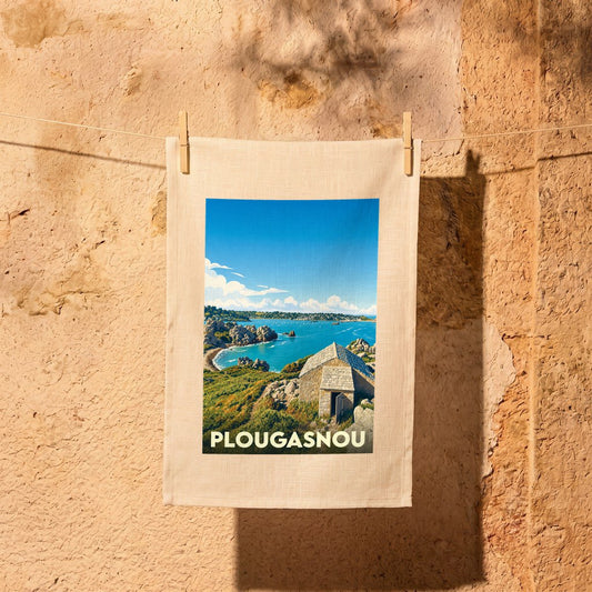 Torchon souvenir de la ville de Plougasnou avec une illustration stylisée d'un paysage côtier breton.