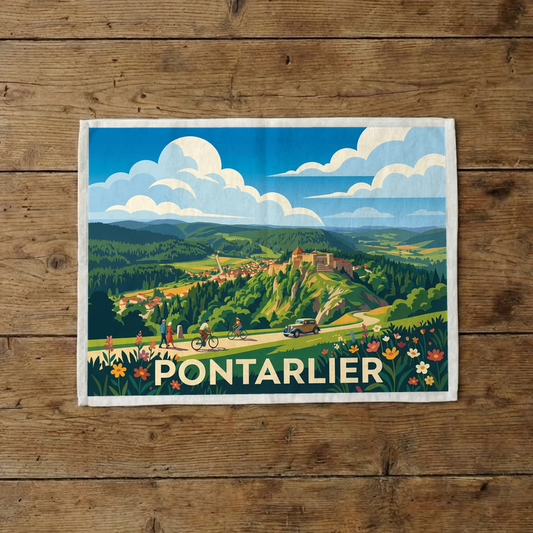 Torchon souvenir de la ville de Pontarlier avec une illustration de paysage stylisée.