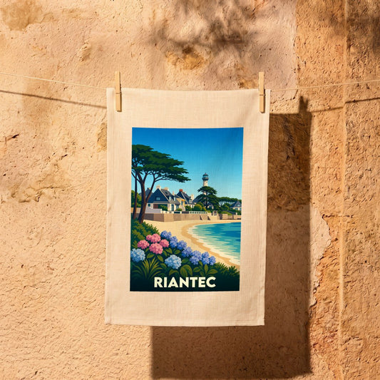 Torchon souvenir de la ville de Riantec avec une illustration stylisée de son paysage côtier.