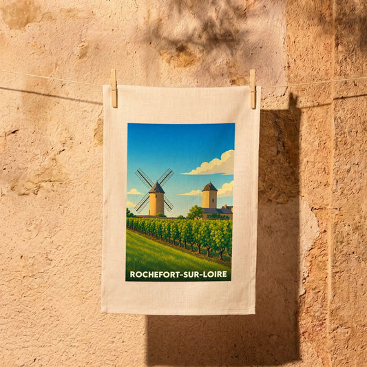 Torchon souvenir de la ville de Rochefort-sur-Loire avec une illustration stylisée d'un moulin et d'un vignoble.