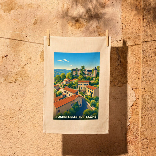Torchon souvenir de Rochetaillée-sur-Saône arborant une illustration colorée et stylisée de la ville.