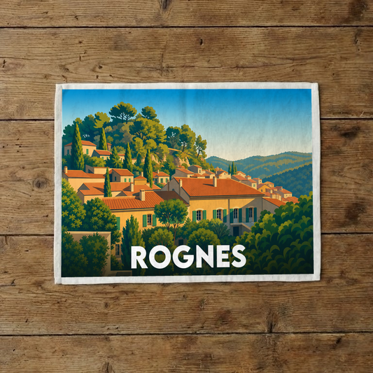 Torchon souvenir de la ville de Rognes avec une illustration stylisée.