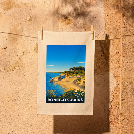 Torchon souvenir de la ville de Ronce-les-Bains avec une illustration stylisée de sa plage et de ses blockhaus.