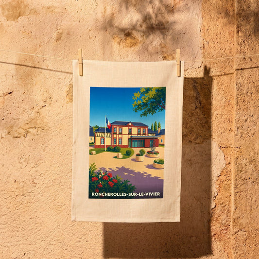 Torchon souvenir de la ville de Roncherolles-sur-le-Vivier avec une illustration colorée de sa mairie.