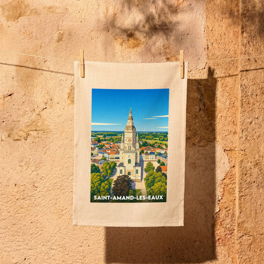 Torchon souvenir de la ville de Saint-Amand-les-Eaux avec une illustration stylisée de son centre historique et de sa tour.