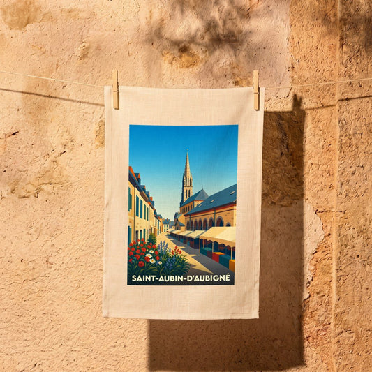 Torchon souvenir de la ville de Saint-Aubin-d'Aubigné avec une illustration stylisée de son architecture et de son marché.
