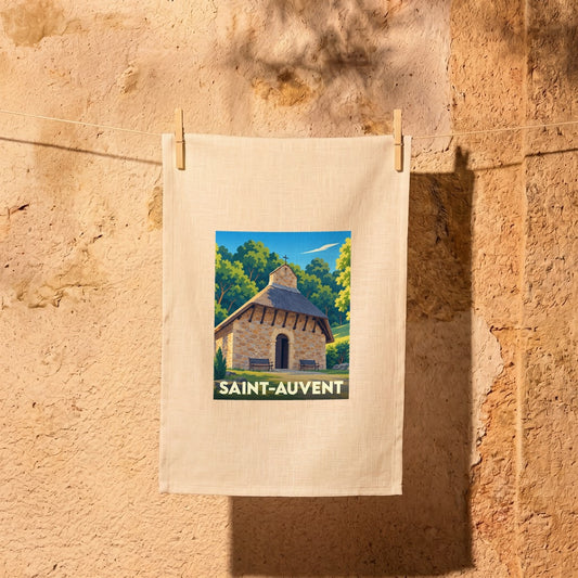 Torchon souvenir de la ville de Saint-Auvent illustré d'une petite chapelle en pierre.