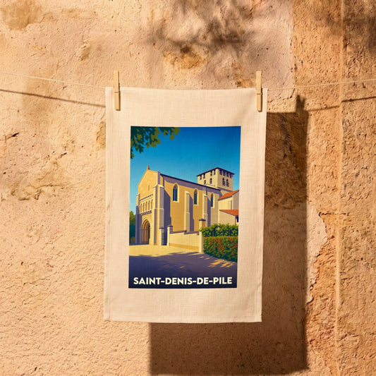 Torchon souvenir de la ville de Saint-Denis-de-Pile avec une illustration stylisée de son église.