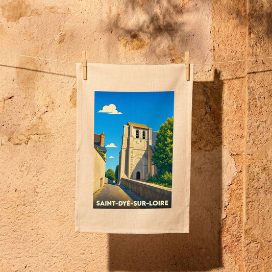 Torchon souvenir de la ville de Saint-Dyé-sur-Loire avec une illustration stylisée de son église sous un ciel bleu.