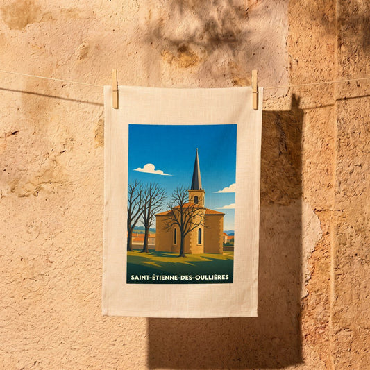 Torchon souvenir de la ville de Saint-Étienne-des-Oullières avec une illustration stylisée de son église.