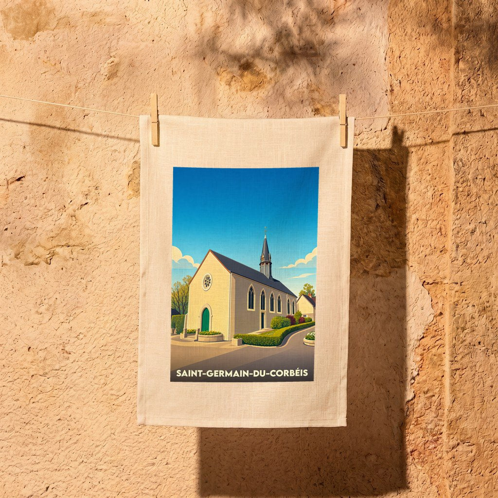 Torchon souvenir de la ville de Saint-Germain-du-Corbéis avec une illustration stylisée de son église.