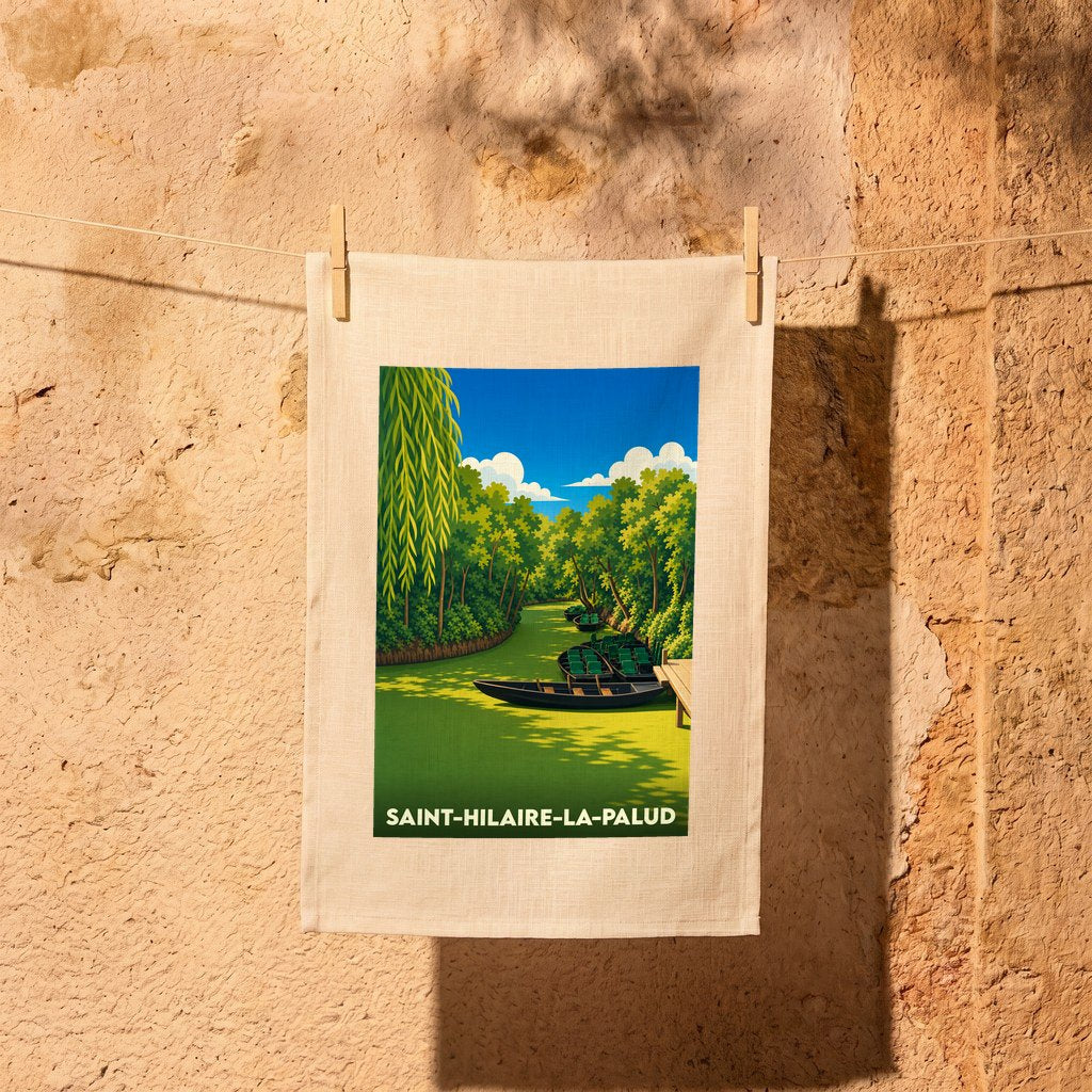 Torchon souvenir de la ville de Saint-Hilaire-la-Palud illustrant une promenade en barque au cœur du Marais poitevin.