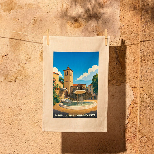 Torchon souvenir de la ville de Saint-Julien-Molin-Molette avec une illustration stylisée de sa place centrale.