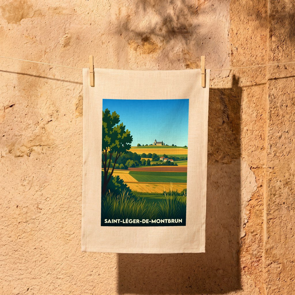 Torchon souvenir de Saint-Léger-de-Montbrun orné d'une illustration stylisée de son paysage rural.
