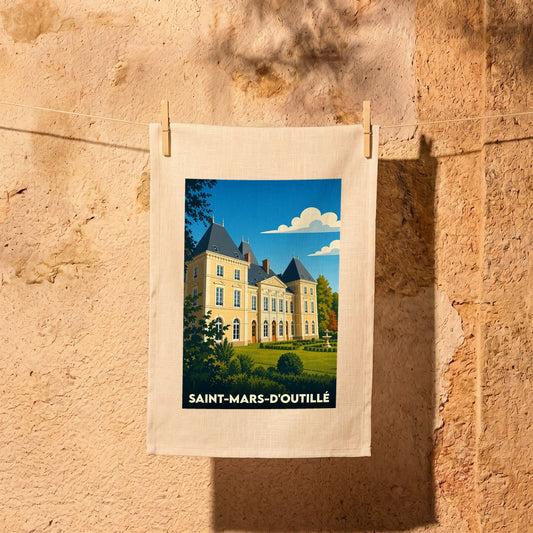 Torchon souvenir de la ville de Saint-Mars-d'Outillé avec une illustration stylisée de son château.