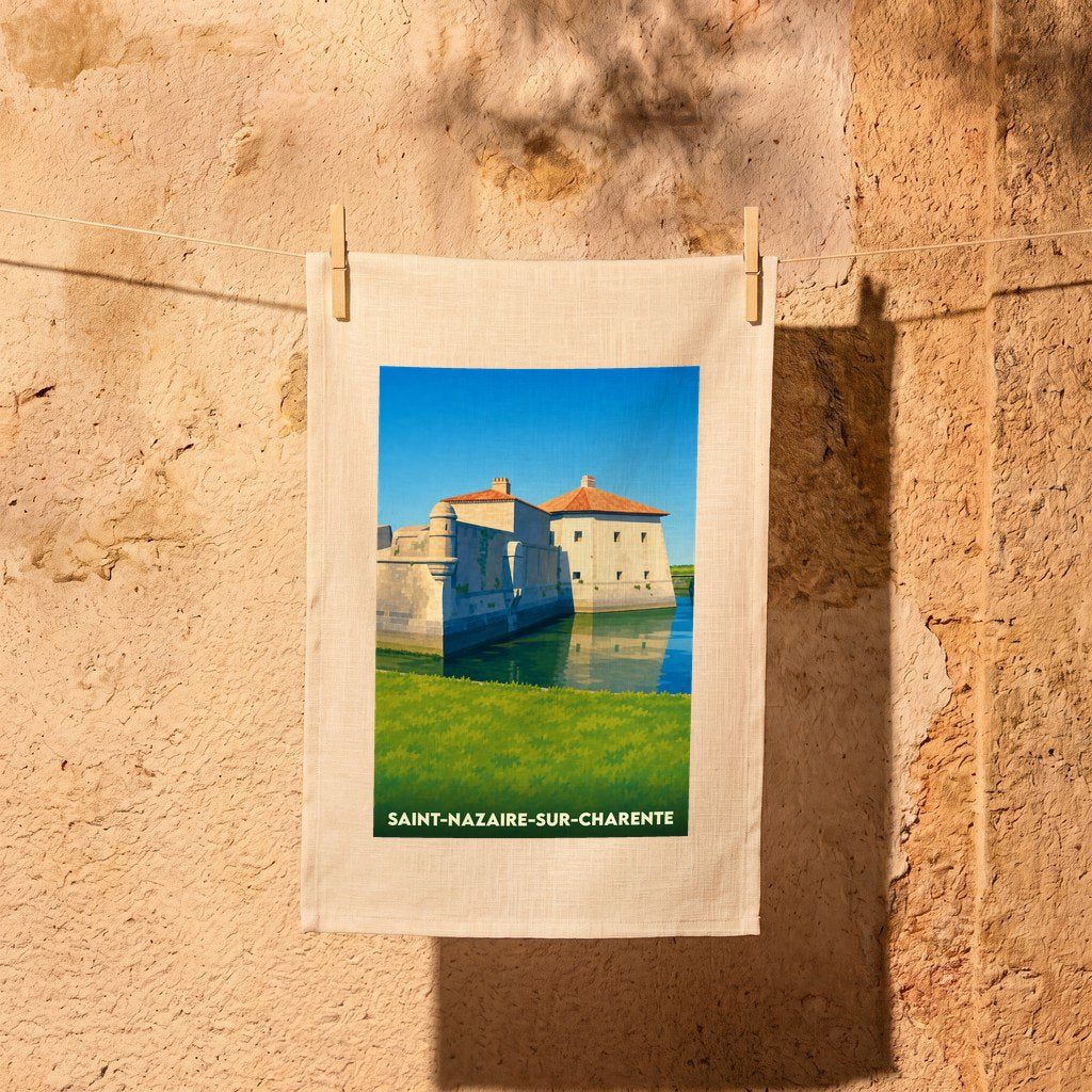Torchon souvenir de la ville de Saint-Nazaire-sur-Charente avec une illustration stylisée du Fort de Lupé.