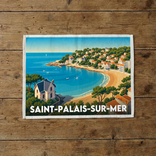 Torchon souvenir de la ville de Saint-Palais-sur-Mer avec une illustration stylisée de son paysage côtier.
