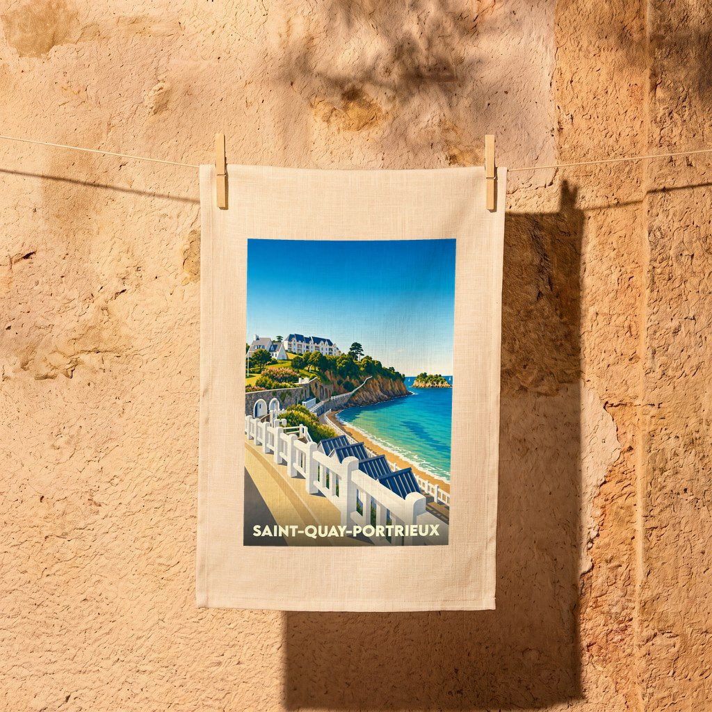 Torchon souvenir de la ville de Saint-Quay-Portrieux avec une illustration côtière stylisée.