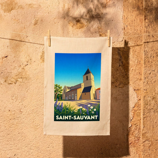 Torchon souvenir de la ville de Saint-Sauvant avec une illustration stylisée de son église sous un ciel bleu.