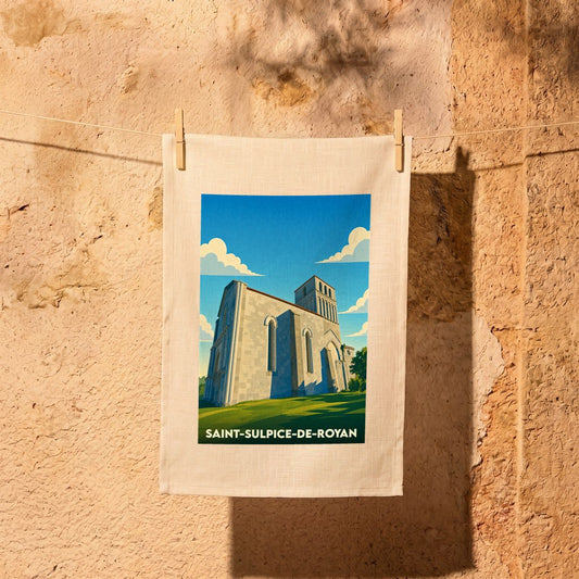 Torchon souvenir de la ville de Saint-Sulpice-de-Royan avec une illustration stylisée de son église romane.