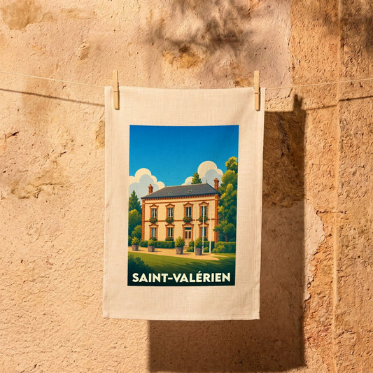 Torchon souvenir de la ville de Saint-Valérien illustré par une demeure de maître sous un ciel bleu.