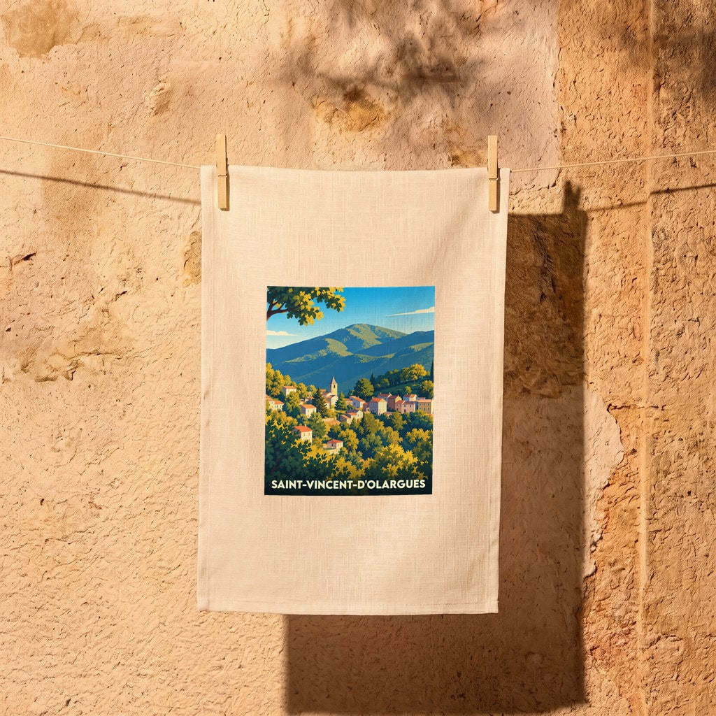 Torchon souvenir de la ville de Saint-Vincent-d'Olargues avec une illustration de paysage coloré.