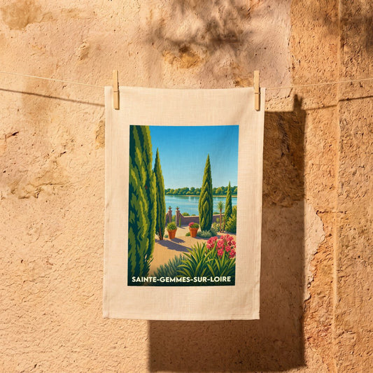 Torchon souvenir de la ville de Sainte-Gemmes-sur-Loire orné d'une illustration paysagère stylisée.