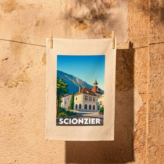 Torchon souvenir de la ville de Scionzier orné d'une illustration stylisée de son architecture sur fond de montagnes.