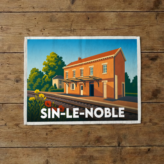 Torchon souvenir de la ville de Sin-le-Noble avec une illustration stylisée de sa gare.