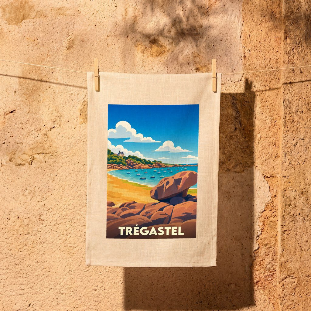 Torchon souvenir de la ville de Trégastel orné d'une illustration stylisée de sa côte et de ses rochers.