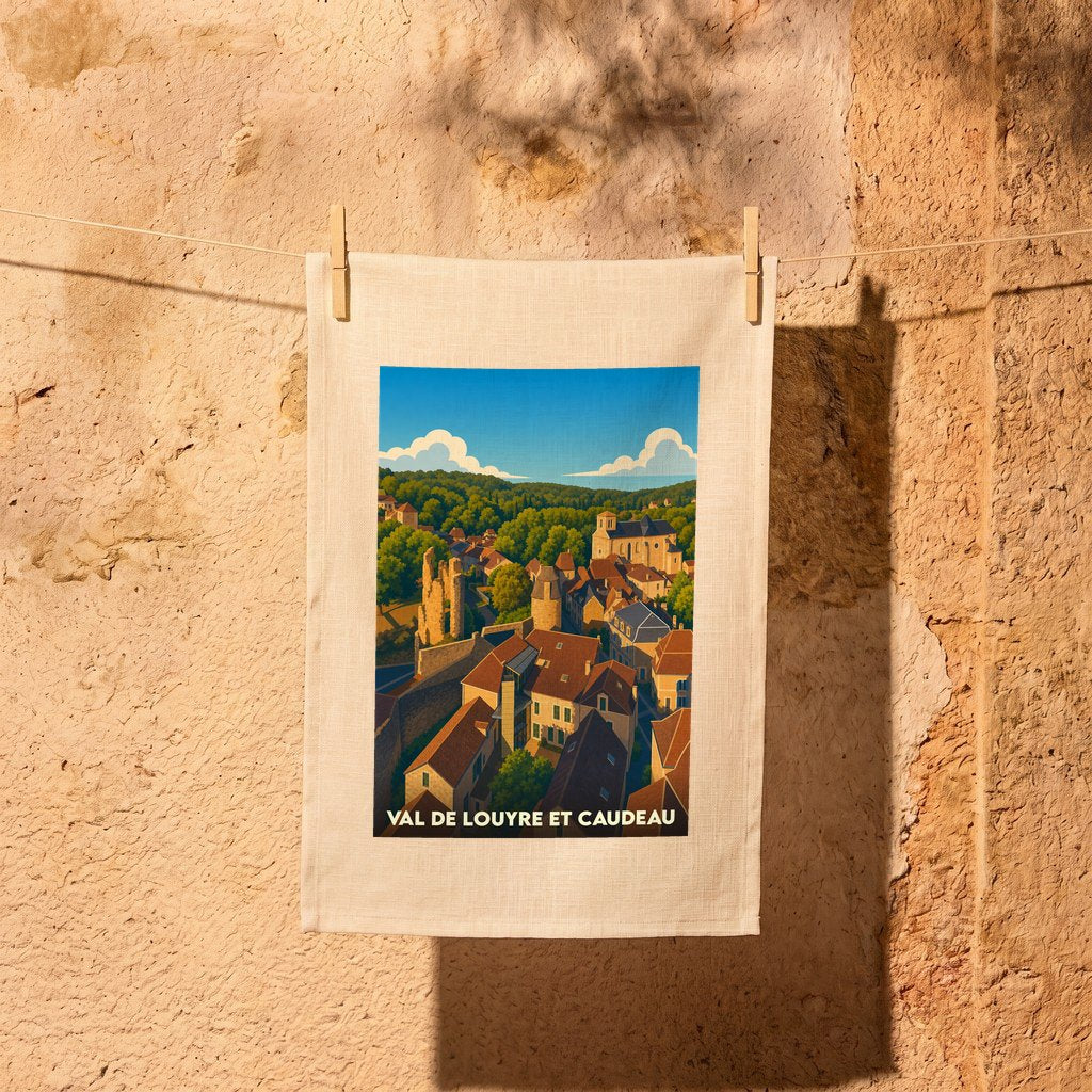 Torchon souvenir de la ville de Val de Louyre et Caudeau avec une illustration stylisée.