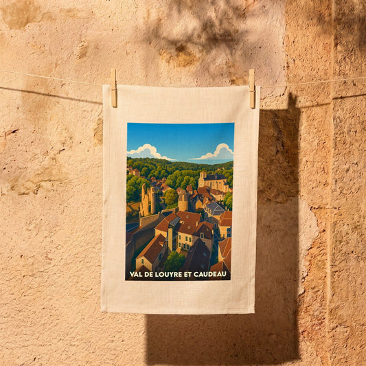Torchon souvenir de la ville de Val de Louyre et Caudeau avec une illustration stylisée.