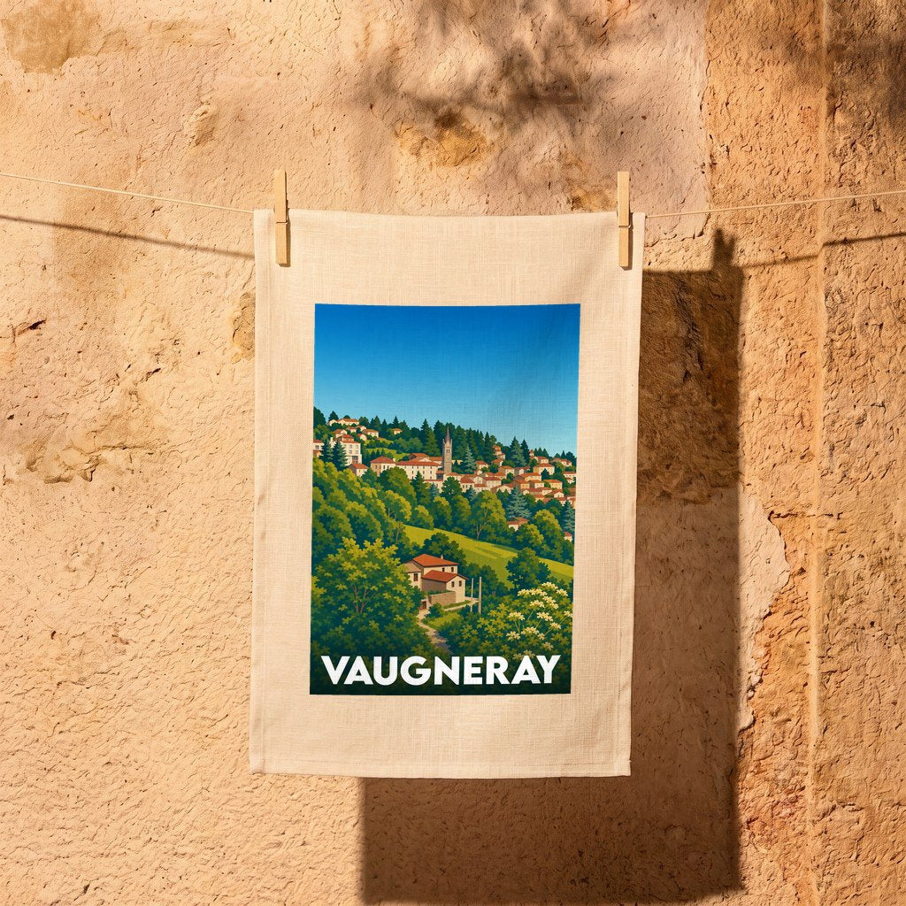 Torchon souvenir de la ville de Vaugneray orné d'une illustration stylisée du village niché dans la verdure.