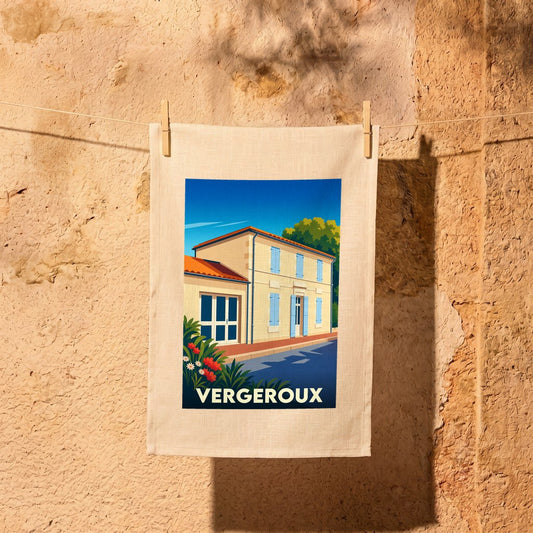 Torchon souvenir de la ville de Vergeroux avec une illustration stylisée d'une maison charentaise aux volets bleus.