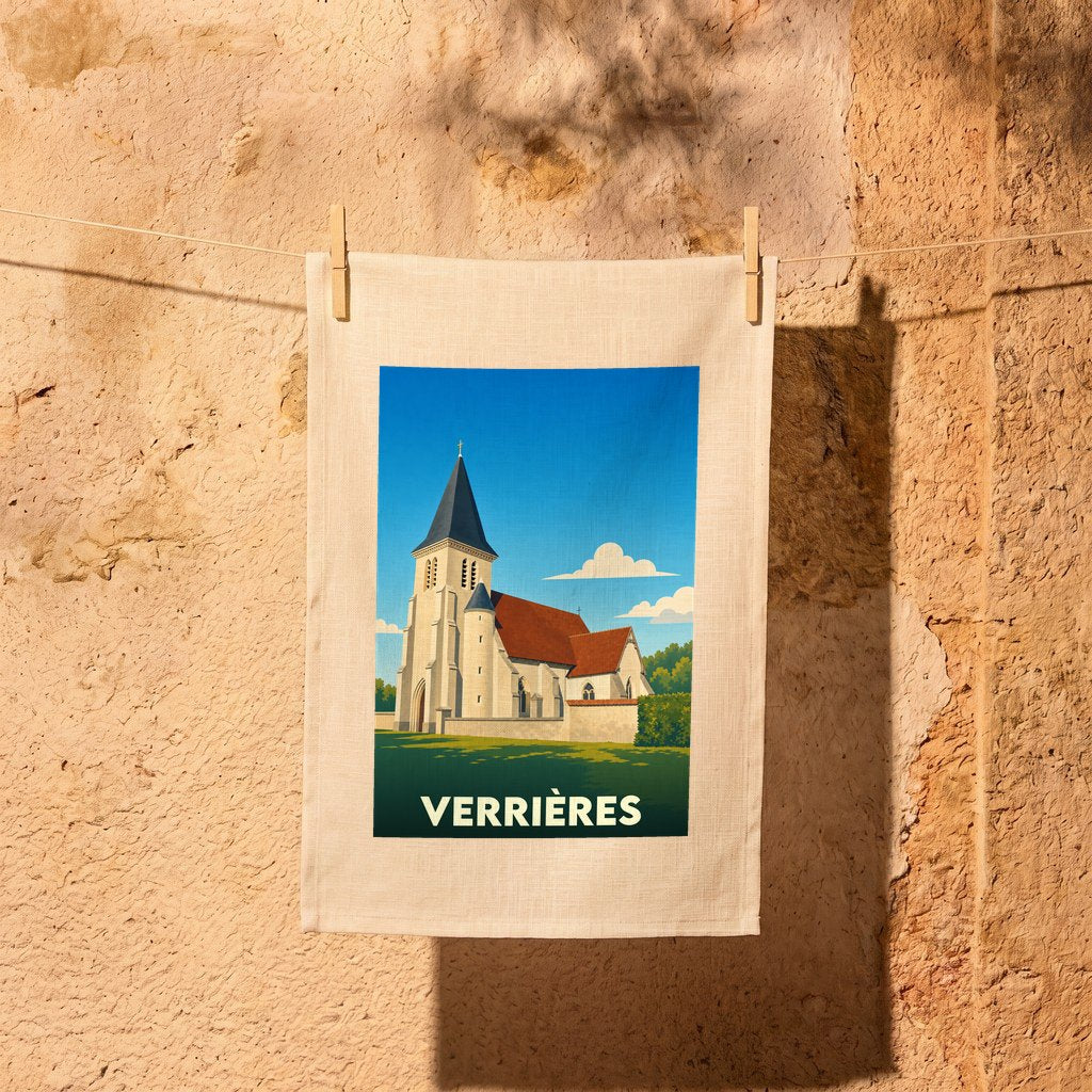 Torchon souvenir de la ville de Verrières avec une illustration stylisée de son église.