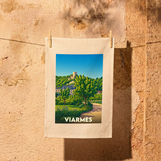 Torchon souvenir de la ville de Viarmes avec une illustration stylisée de son paysage et de son château.