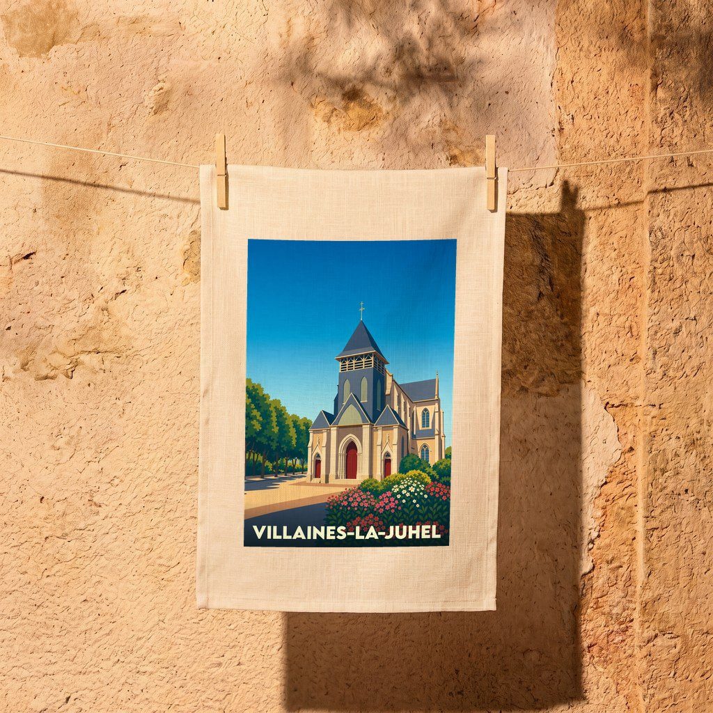 Torchon souvenir de la ville de Villaines-la-Juhel illustré par une église au style graphique épuré.
