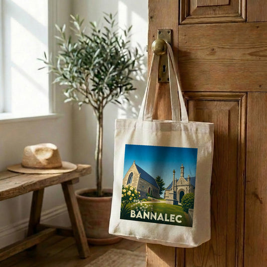 Tote bag souvenir de la ville de Bannalec avec une illustration stylisée.