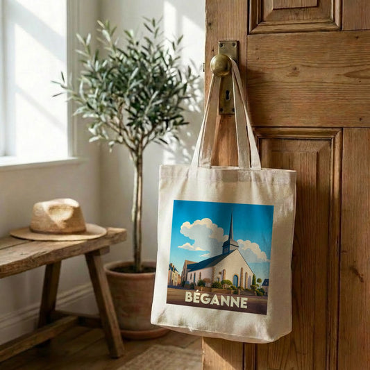 Tote bag souvenir de la ville de Béganne avec une illustration stylisée de son église.