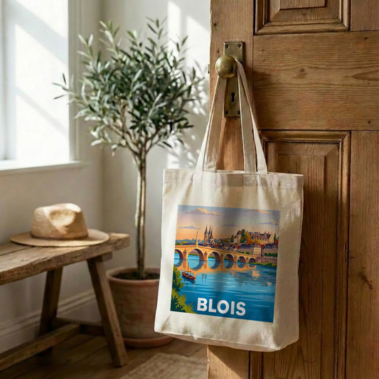 Tote bag souvenir de la ville de Blois avec une illustration stylisée.