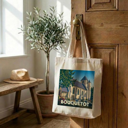 Tote bag souvenir de la ville de Bouquetot avec une illustration stylisée de son église.