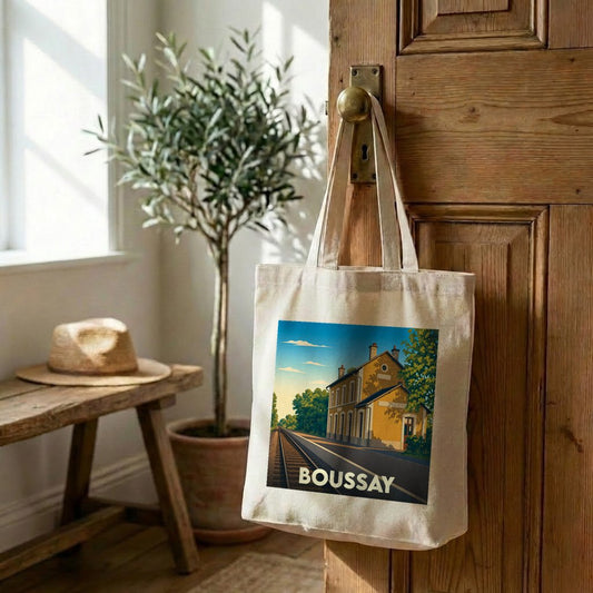 Tote bag souvenir de la ville de Boussay avec une illustration stylisée d'une gare.