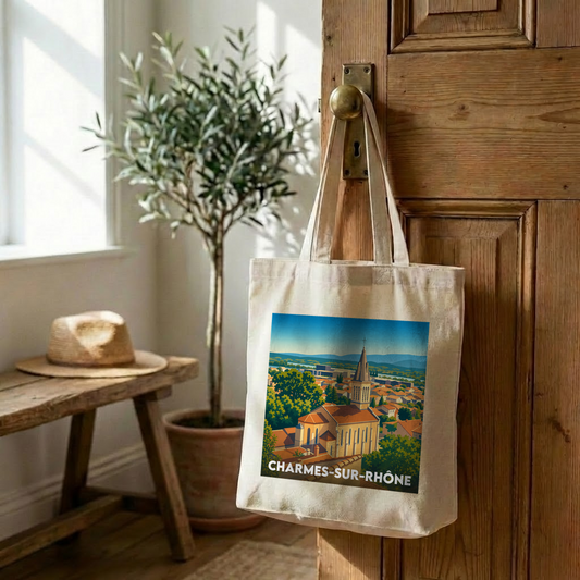 Tote bag souvenir de Charmes-sur-Rhône avec une illustration stylisée de la ville.
