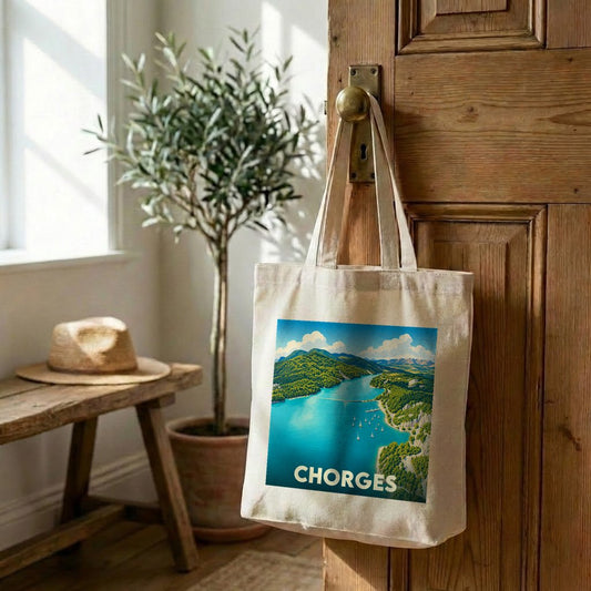 Tote bag souvenir de la ville de Chorges avec une illustration de son lac et de ses montagnes.