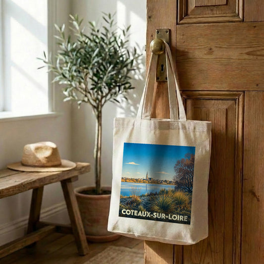 Tote bag souvenir de la ville de Coteaux-sur-Loire avec une illustration stylisée.